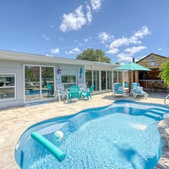 3BR Waterfront home w Private Pool in Port Richey