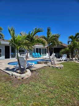 3BR Waterfront home w Private Pool in Port Richey - Image 3