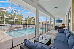 4BR Heated Pool w BBQ in Central Area - Image 3