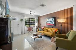 Charming 2BR Retro Pondside Retreat FREE golf cart - Image 3