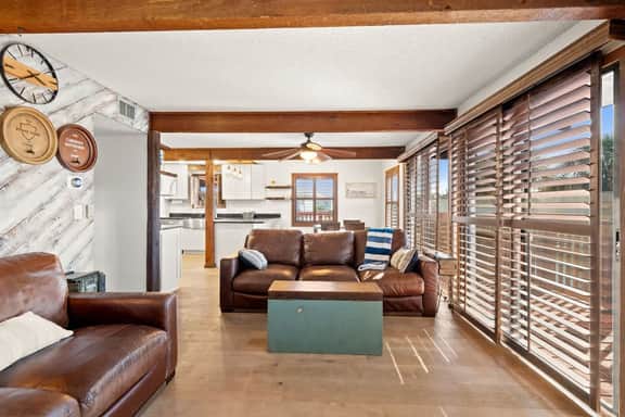 4BR Waterfront • Boat Slip + Kayaks • Sunsets - Image 5