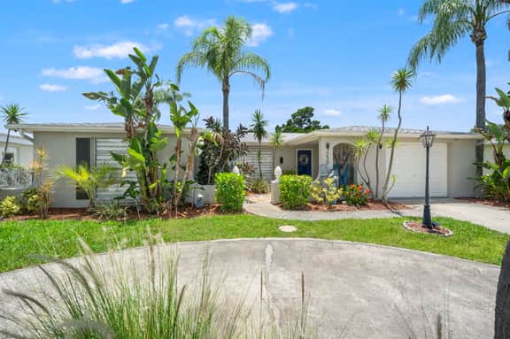 3BR Screened Heated Saltwater Pool & BBQ - Image 3